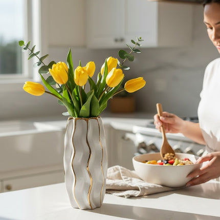 Ceramic Gold Plated Vase 18 x 6cm